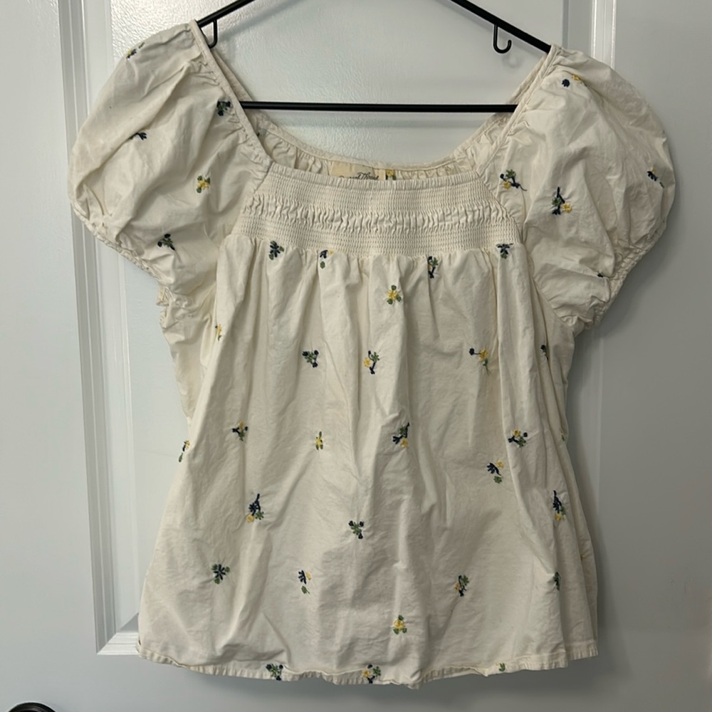 Puff Sleeve floral embroidered top